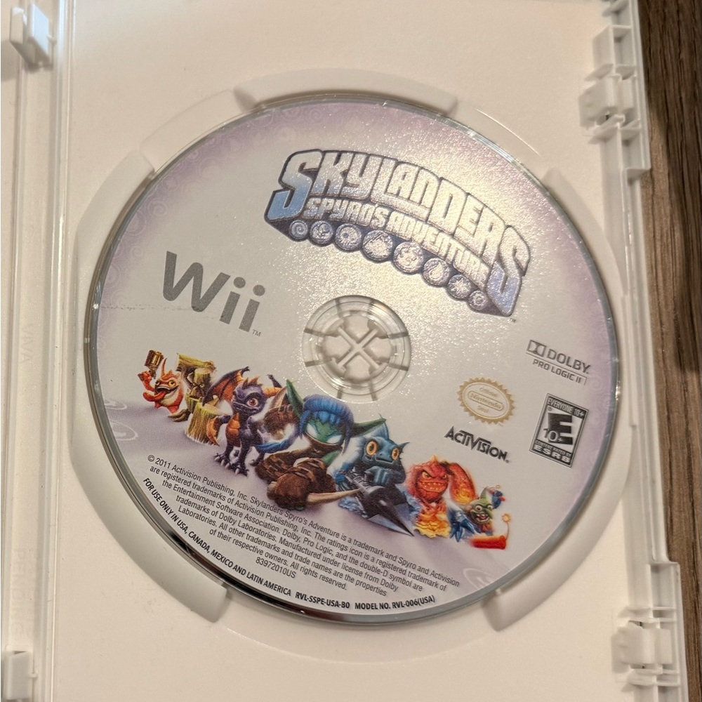 Nintendo Wii Skylanders Bundle – Giants + Spyro’s Adventure Game & Portal - Picture 3 of 6